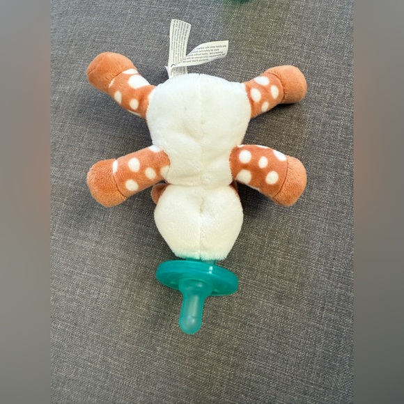 3 wubbanub pacifiers not used - Picture 5 of 8